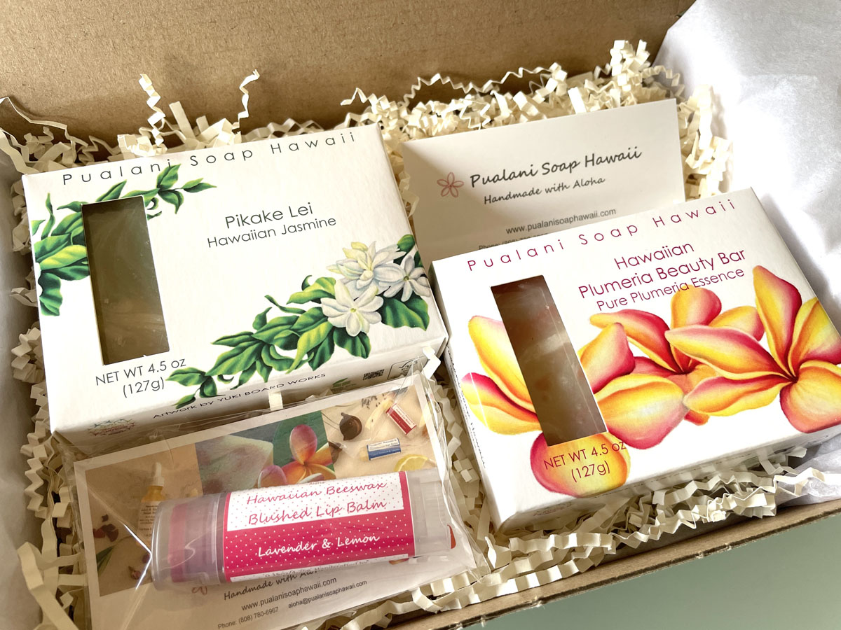 Hawaiian Soap Gift Box with Hawaiian Beeswax Lip Balm Hawaiian Soap Gift Box with Hawaiian Beeswax Lip Balm